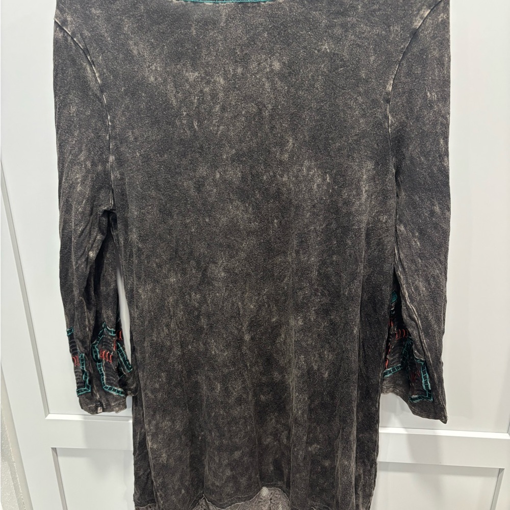 BKE Boutique Embroidered Boho Open Front Duster Lace Hem Size S Sold at Buckle - Picture 6 of 8